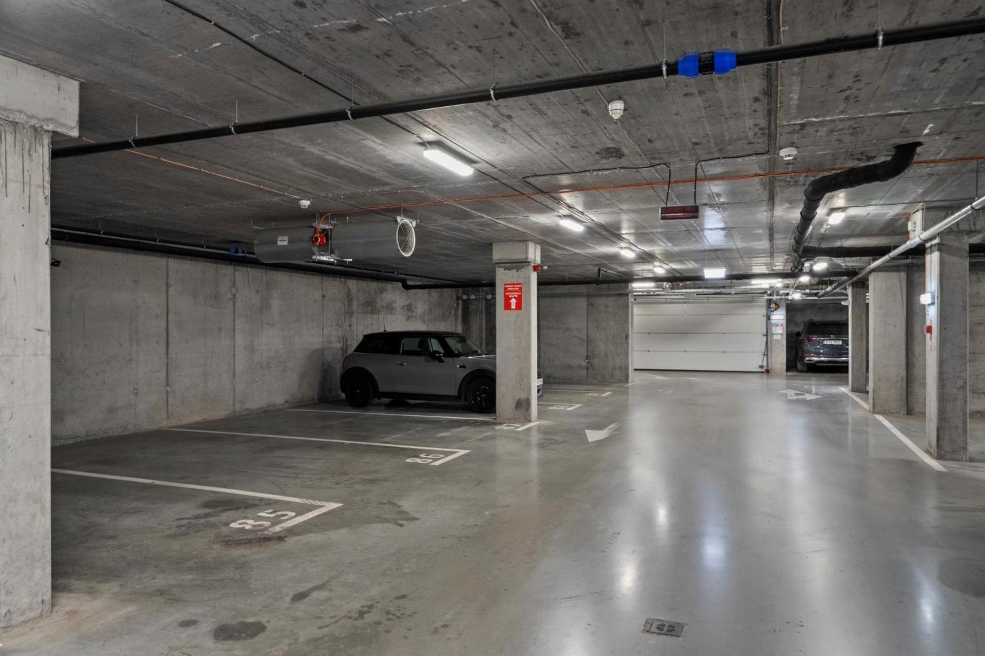 Mido With Private Parking & Self-check-in
