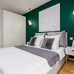 Mido Green Apartment With Private Parking & Self-Check-In