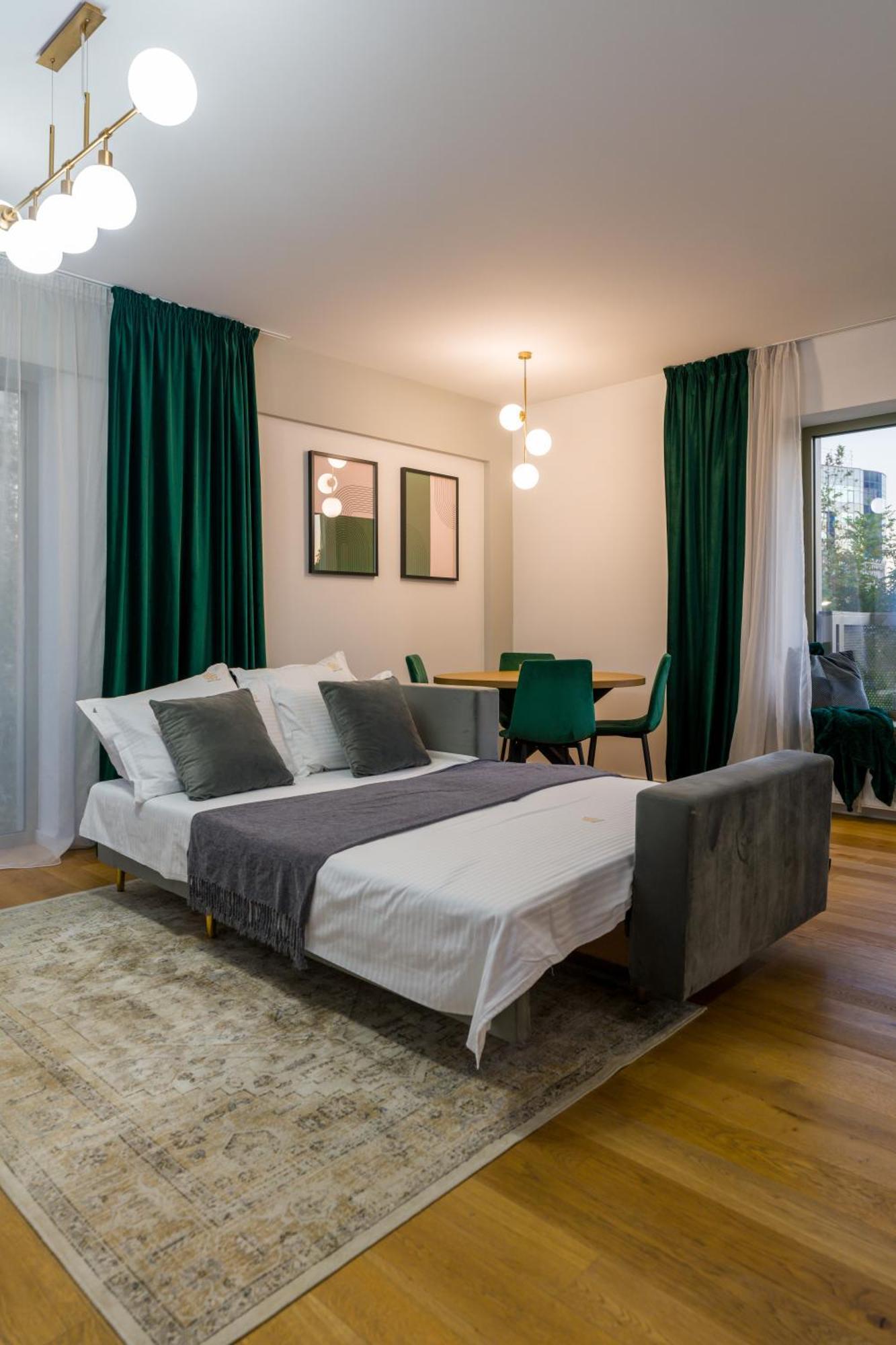 Mido With Private Parking & Self-check-in Apartament *