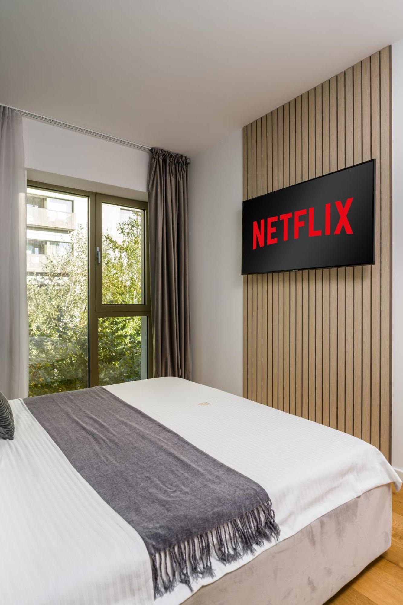 Mido With Private Parking & Self-check-in Bucureşti