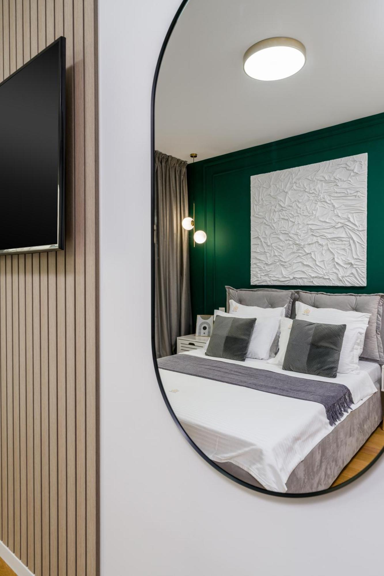 Mido With Private Parking & Self-check-in Bucureşti